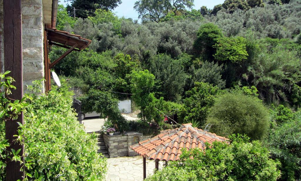 Tsorni Hill Cottage Лефокастро Екстер'єр фото