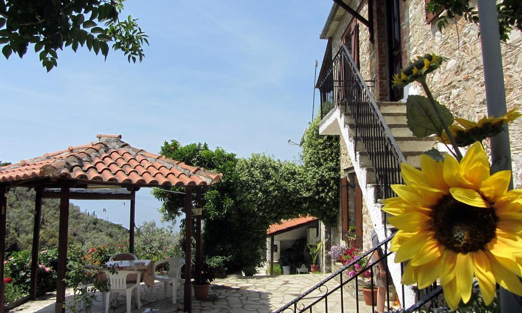 Tsorni Hill Cottage Лефокастро Екстер'єр фото