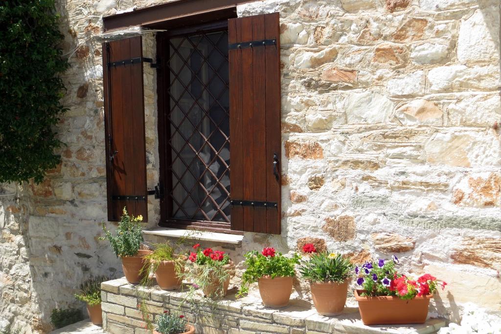 Tsorni Hill Cottage Лефокастро Екстер'єр фото