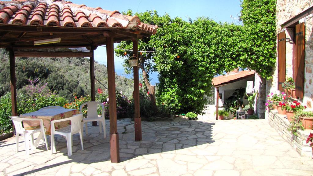 Tsorni Hill Cottage Лефокастро Екстер'єр фото